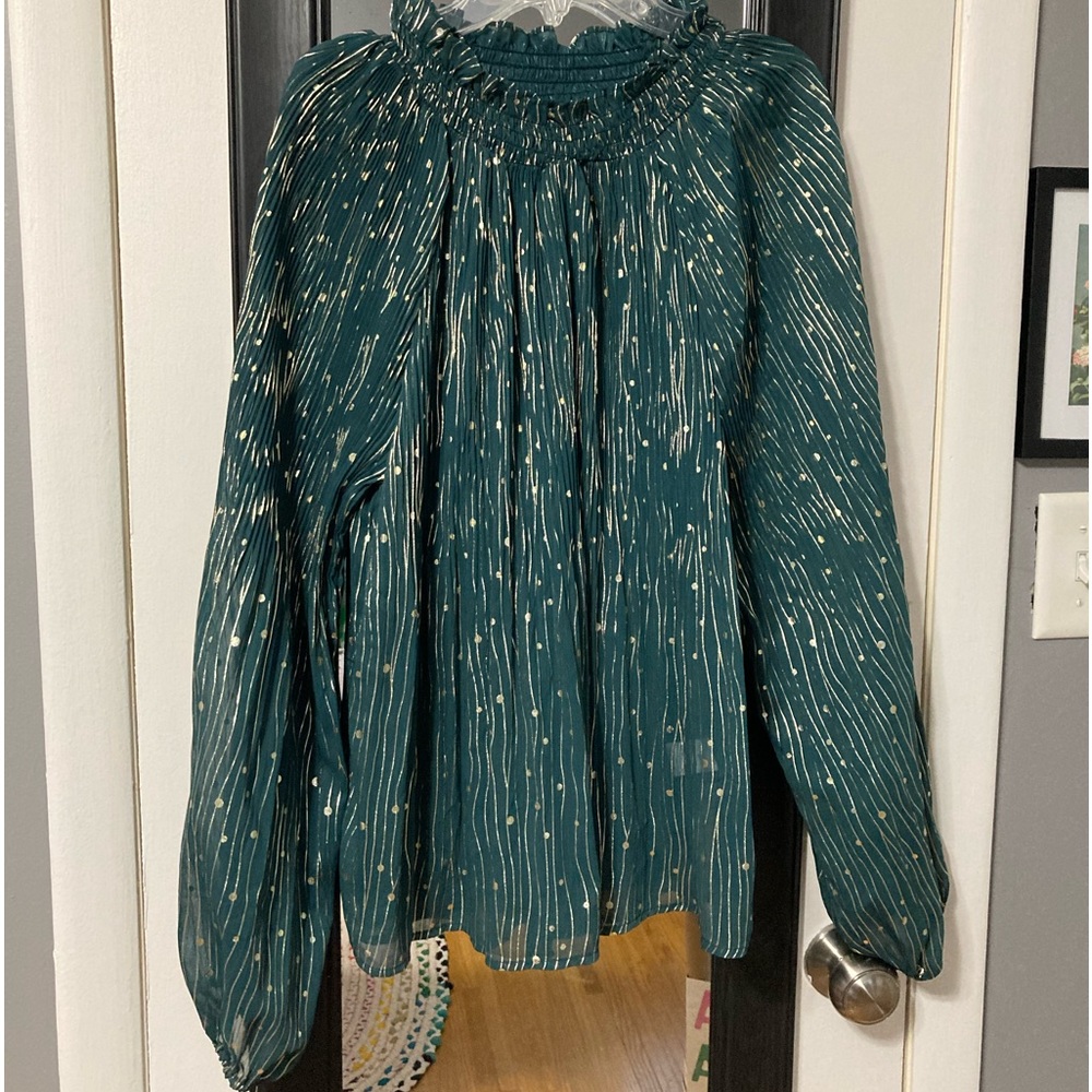 Alice Blue blouse size medium in green and gold.